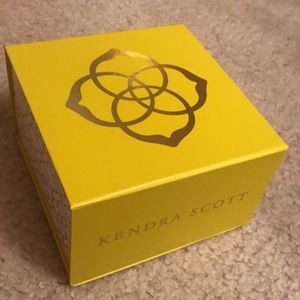 Kendra Scott gift box